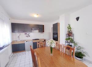 Una cocina o kitchenette en Apartment Ivy