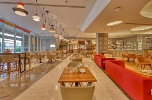 ibis Bengaluru Outer Ring Road餐厅或其他用餐的地方