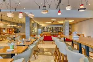 ibis Bengaluru Outer Ring Road餐厅或其他用餐的地方