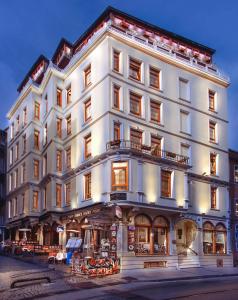 The building in which a szállodákat is located