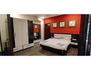 Кровать или кровати в номере Aarju Luxurious Stay Calangute +37 фотографий