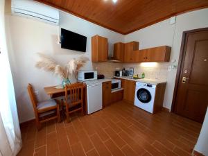 Kuchyň nebo kuchyňský kout v ubytování ML Saroko Apartment 2 + 2 fotografie