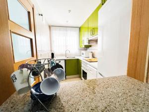 Kuchyň nebo kuchyňský kout v ubytování Renovated apartment on the first line + 31 fotografií
