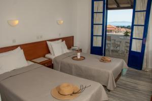 A bed or beds in a room at 7 Islands