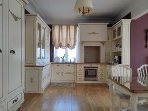 Gallery image of Broadway apartament in Šiauliai +23 photos