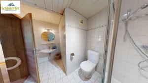 Koupelna v ubytování Apartementhaus Schöndorfer