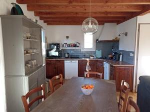 Kuchyňa alebo kuchynka v ubytovaní Maison de montagne au calme avec cheminée + 34 fotografií