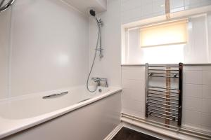Ένα μπάνιο στο Swan, Thatcham by Marston's Inns