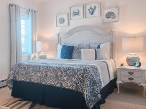 Llit o llits en una habitació de Elmere House Bed & Breakfast