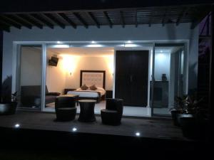 Fotografie z fotogalerie ubytování Luxurious Surf Resort in Pascuales Mexico Room 5 v destinaci Los Pascuales