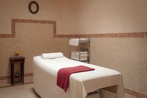 Posteľ alebo postele v izbe v ubytovaní Humboldt Park Hotel & Spa