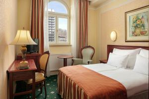 Postel nebo postele na pokoji v ubytování Humboldt Park Hotel & Spa + 37 fotografií