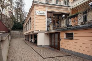 Budova, v ktorej sa hotel nachádza