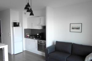 Kuchyňa alebo kuchynka v ubytovaní "Studio charmant avec vue sur mer à Ajaccio - 28 m², terrasse"