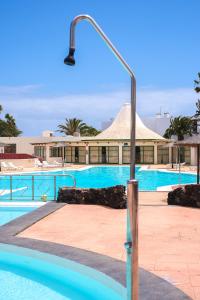 Zdjęcie z galerii obiektu vivienda Vacacional AUDREY en playa roca w Costa Teguise