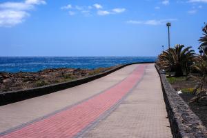 Zdjęcie z galerii obiektu vivienda Vacacional AUDREY en playa roca w Costa Teguise