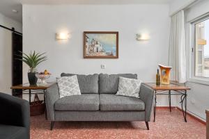 A seating area at Apartment in Algarrobo Costa
