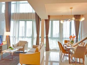 Posezení v ubytování Medini LUXURY Suite, 3min to Legoland,3BR Netflix