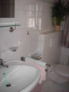 Koupelna v ubytování Ferienwohnung Regauer + 3 fotografie