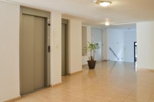 Fotografia z galérie ubytovania Schöne Wohnung mit Pool , Wi-Fi und privat Garage v destinácii Torrevieja
