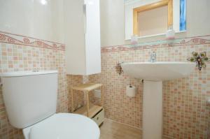 Kúpeľňa v ubytovaní Schöne Wohnung mit Pool , Wi-Fi und privat Garage