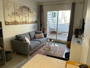 Posezení v ubytování Amazing 2 bedroom Apartment with big sun terrace Sitges centre beach