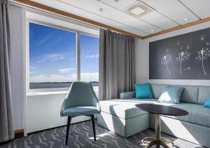 Uma área de estar em Viking Line ferry Gabriella - 2-night Cruise Stockholm-Helsinki-Stockholm
