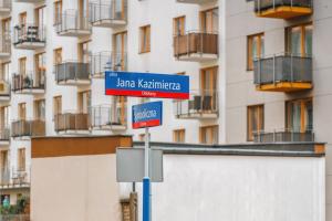 Fotografia z galérie ubytovania Apartament Jana Kazimierza 47 - 2 sypialnie, 70m2, Balkon, Parking, WI-FI vo Varšave
