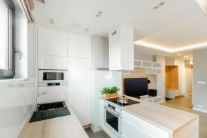 Fotografia z galérie ubytovania Apartament Jana Kazimierza 47 - 2 sypialnie, 70m2, Balkon, Parking, WI-FI vo Varšave