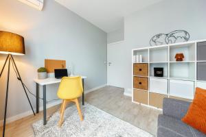 Fotografia z galérie ubytovania Apartament Jana Kazimierza 47 - 2 sypialnie, 70m2, Balkon, Parking, WI-FI vo Varšave