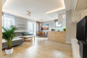 Fotografia z galérie ubytovania Apartament Jana Kazimierza 47 - 2 sypialnie, 70m2, Balkon, Parking, WI-FI vo Varšave