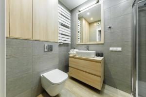 Fotografia z galérie ubytovania Apartament Jana Kazimierza 47 - 2 sypialnie, 70m2, Balkon, Parking, WI-FI vo Varšave