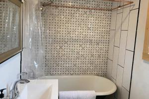 Fotografie z fotogalerie ubytování Studio Apt w Garden v destinaci Kingston