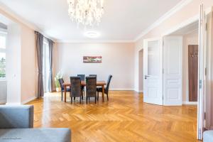 Posedenie v ubytovaní Imperial Apartments Schönbrunn - Contactless Check-In