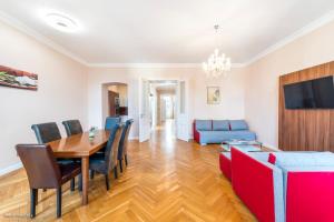 Posedenie v ubytovaní Imperial Apartments Schönbrunn - Contactless Check-In