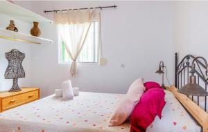A bed or beds in a room at Almotaje, numero 3