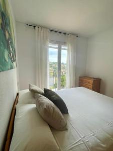 Posteľ alebo postele v izbe v ubytovaní Casa con piscina Sant Pol de Mar