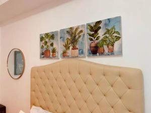 Ruang duduk di Studio Unit for Staycation with Wi-Fi & Netflix near BGC, Taguig - Additional P150 per head for Pool Access