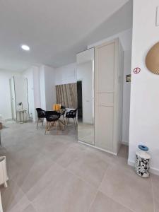Televízia a/alebo spoločenská miestnosť v ubytovaní Moderno apartamento 2 junto a Calle Mármoles