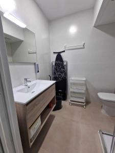 Kúpeľňa v ubytovaní Moderno apartamento 2 junto a Calle Mármoles
