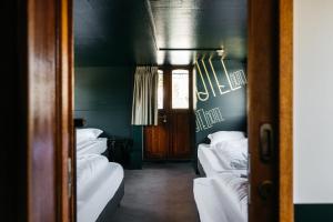 Een bed of bedden in een kamer bij Botel Maastricht