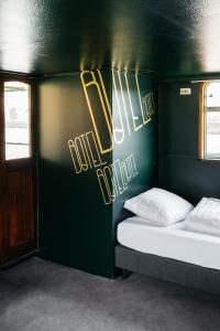 Een bed of bedden in een kamer bij Botel Maastricht
