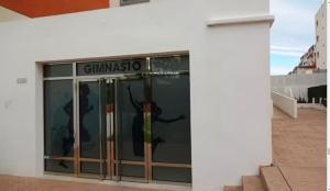 Fotografia z galérie ubytovania Ático playa Vera, Costa Rey, jacuzzi y 3 piscinas, 2 terrazas 50m v destinácii Vera
