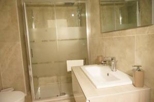 A bathroom at LA RESIDENZA DI ADAMO