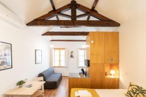 Et opholdsområde på 731 Costa Cabral Metro Residence + 89 billeder