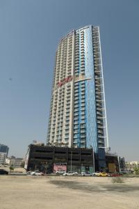 Galeriebild der Unterkunft Luxury 1 bedroom apartment in Miraclz tower by Danube Properties in Dubai