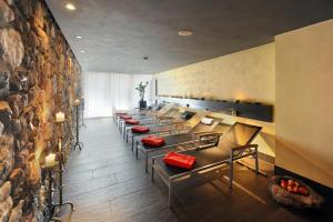 Un lugar para sentarse en Eiger Mountain & Soul Resort