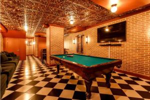 Mesa de bilhar em Parc Avenue Residences Mile End