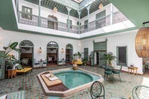 Bazén v ubytování Riad Agathe & Spa nebo v jeho okolí