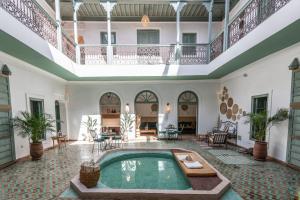 Bazén v ubytování Riad Agathe & Spa nebo v jeho okolí